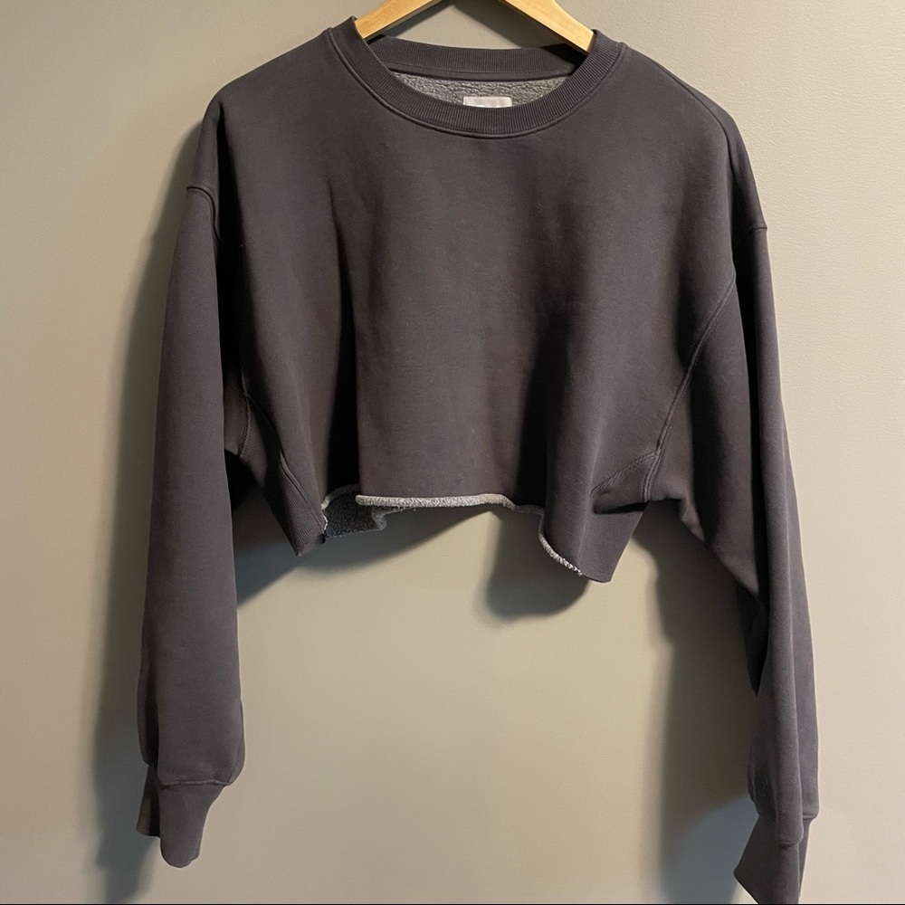 Aritzia TNA Cozy AF Crop Long Sleeve Sweatshirt- 2 - Picture 1 of 5